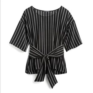 ❌❌SOLD  Tie Front Blouse ❌❌SOLD